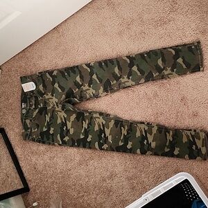 Wonder Nation Camo Skinny Jehgings size L/G